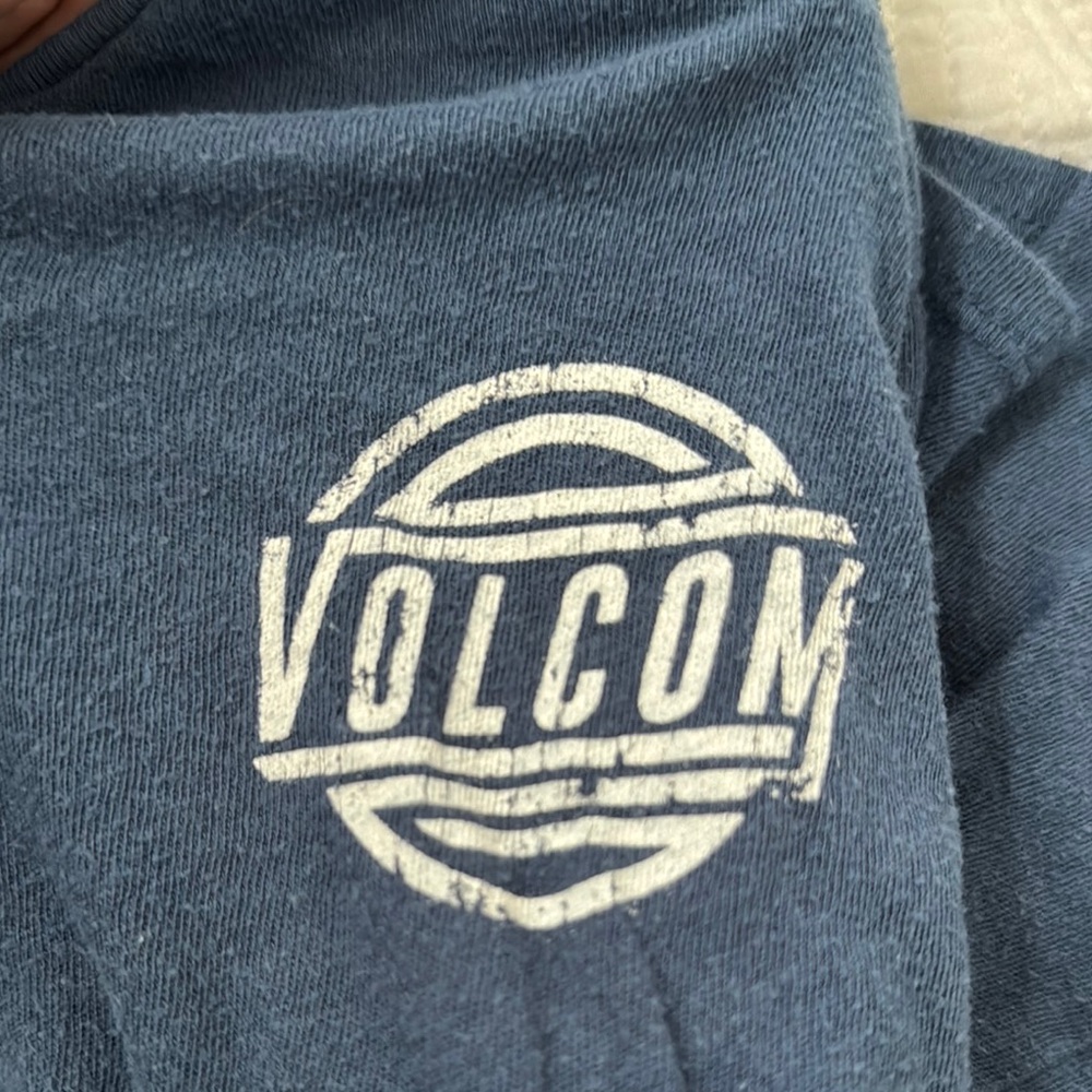 Volcom Women’s Blue T-Shirt - Picture 4 of 4